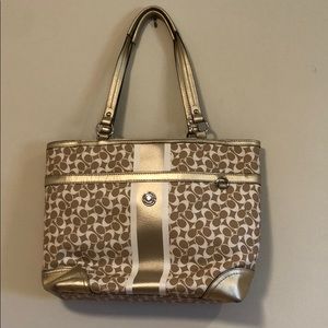 Leather tote